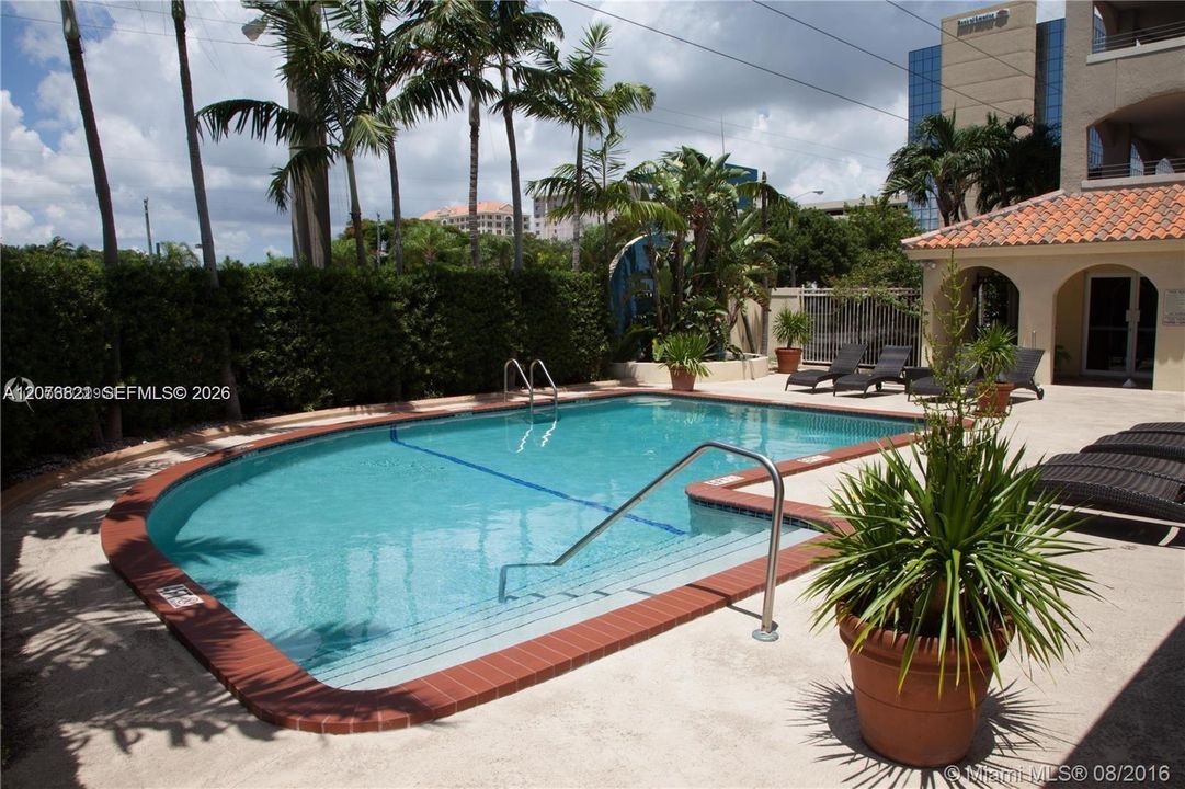 For Rent: $2,500 (1 beds, 1 baths, 750 Square Feet)