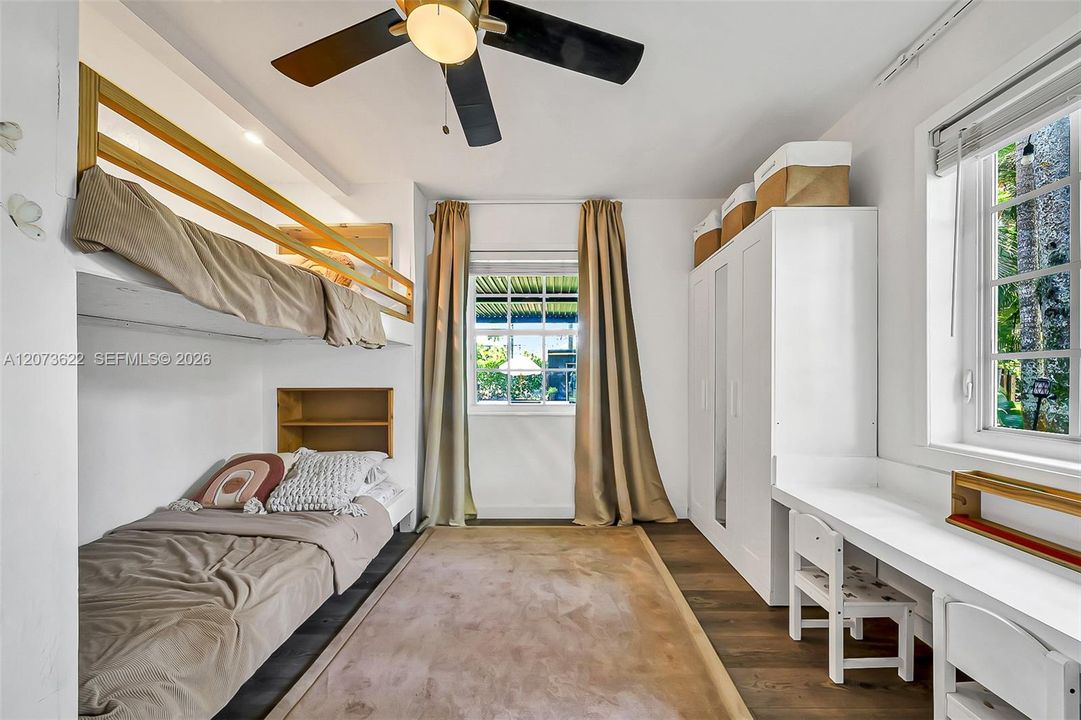 For Rent: $6,500 (3 beds, 3 baths, 1516 Square Feet)