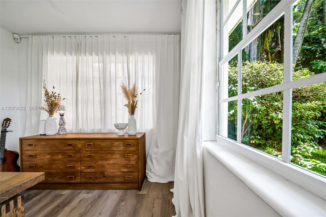 For Rent: $6,500 (3 beds, 3 baths, 1516 Square Feet)