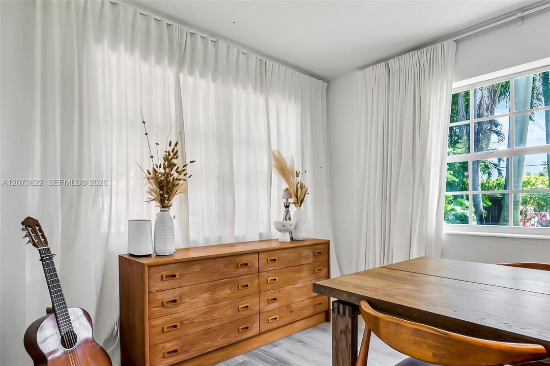 For Rent: $6,500 (3 beds, 3 baths, 1516 Square Feet)