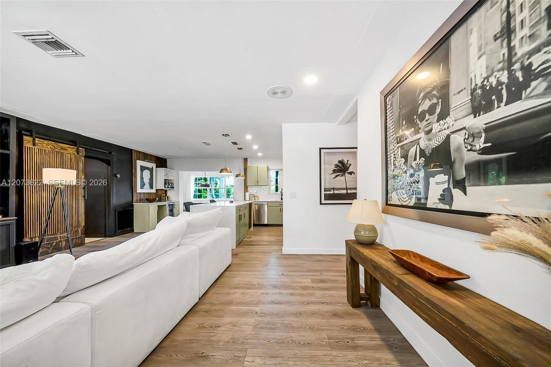 For Rent: $6,500 (3 beds, 3 baths, 1516 Square Feet)