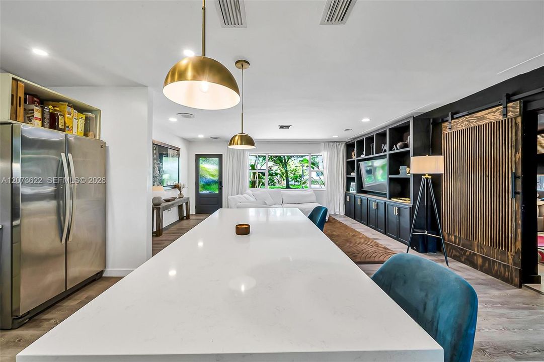 For Rent: $6,500 (3 beds, 3 baths, 1516 Square Feet)