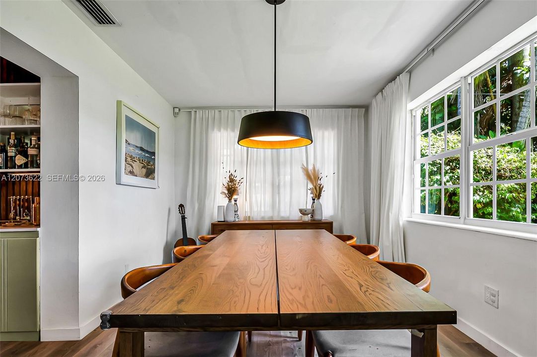 For Rent: $6,500 (3 beds, 3 baths, 1516 Square Feet)