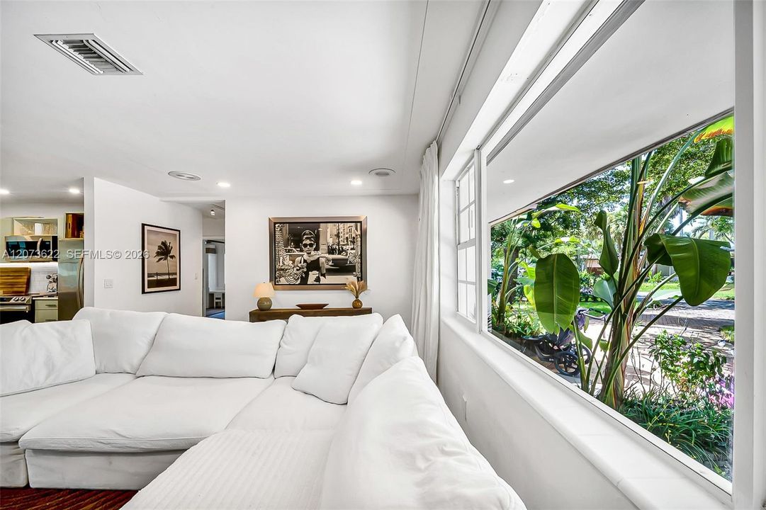For Rent: $6,500 (3 beds, 3 baths, 1516 Square Feet)