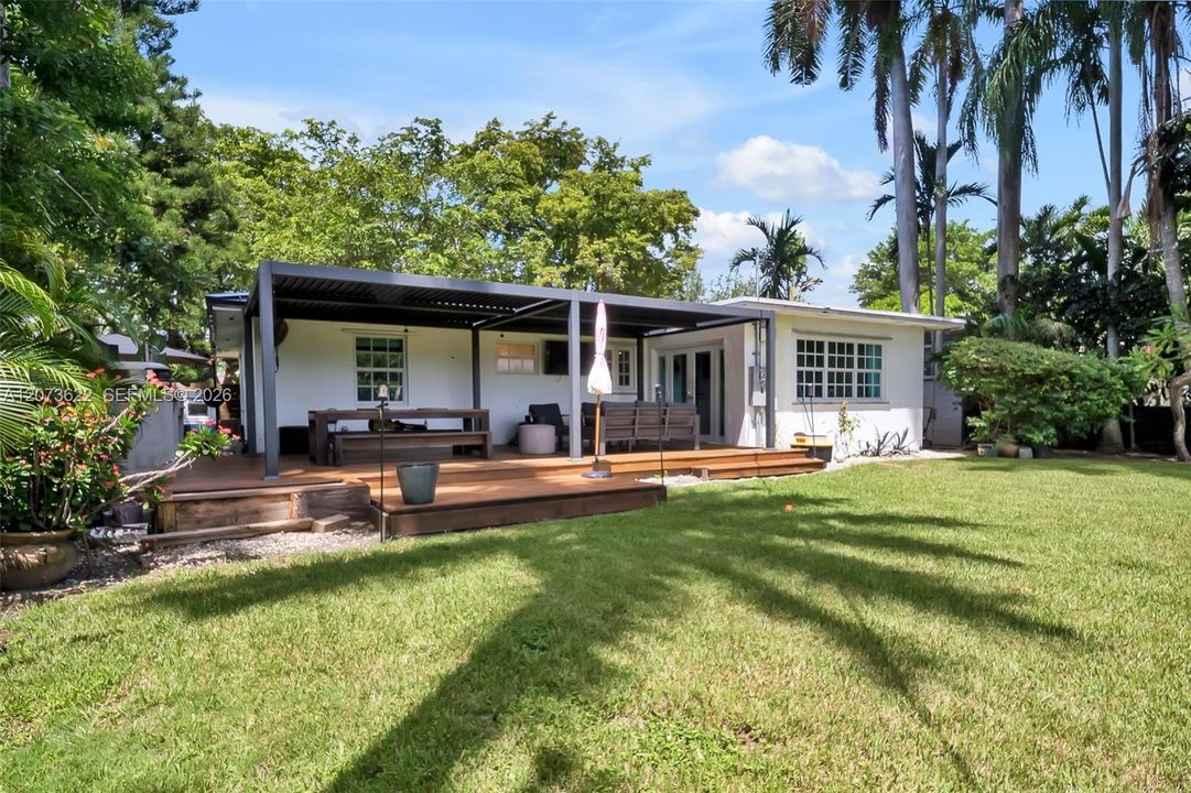 For Rent: $6,500 (3 beds, 3 baths, 1516 Square Feet)