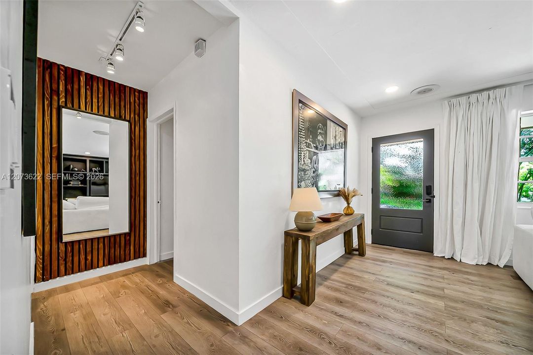 For Rent: $6,500 (3 beds, 3 baths, 1516 Square Feet)
