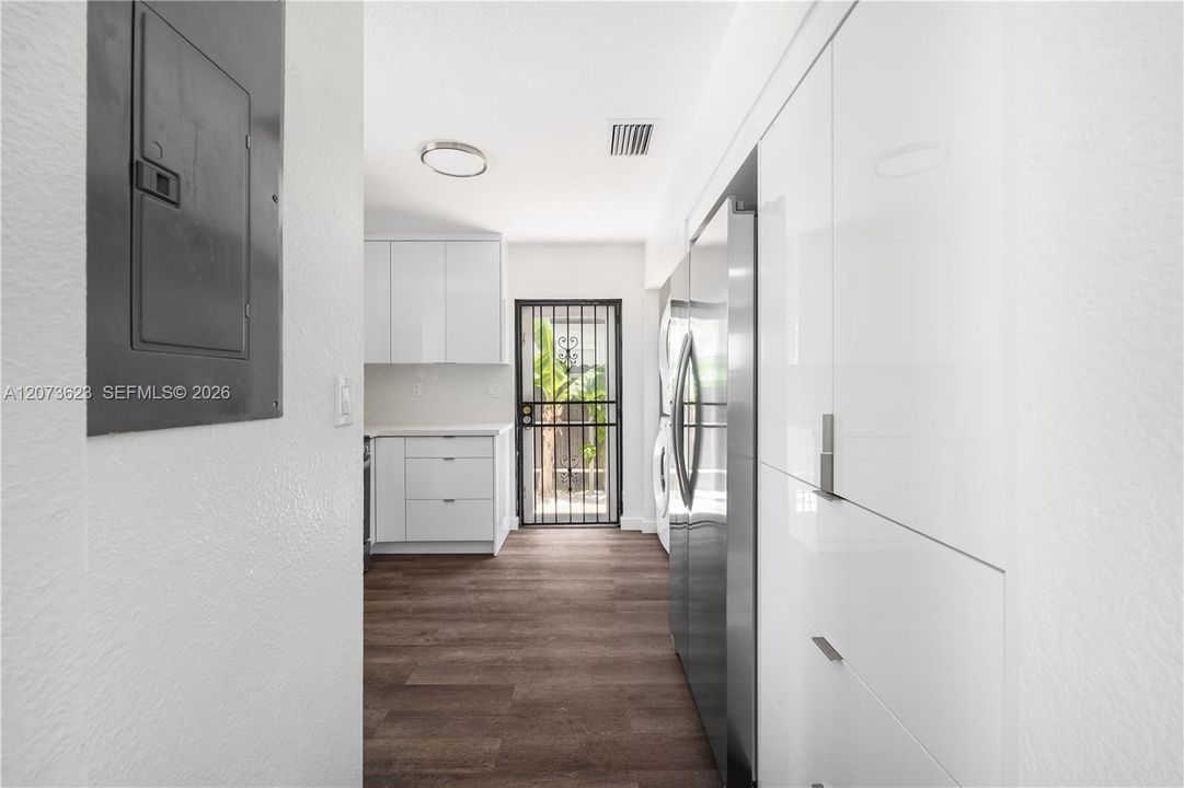 For Rent: $3,300 (4 beds, 2 baths, 1372 Square Feet)