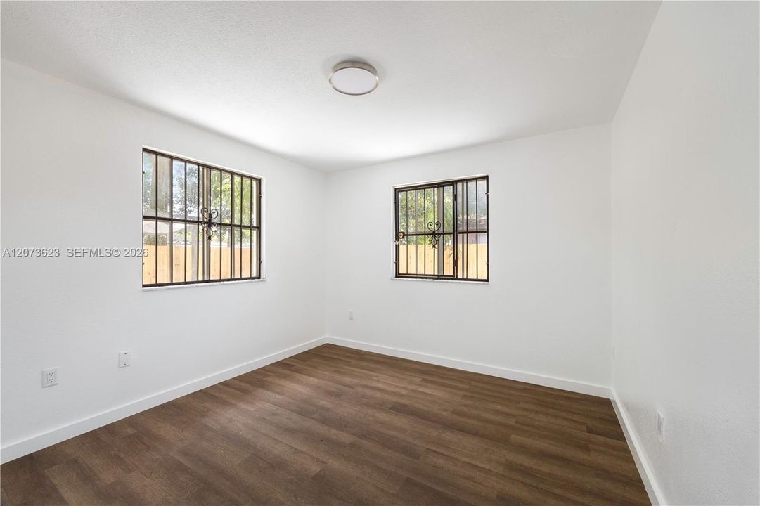 For Rent: $3,300 (4 beds, 2 baths, 1372 Square Feet)