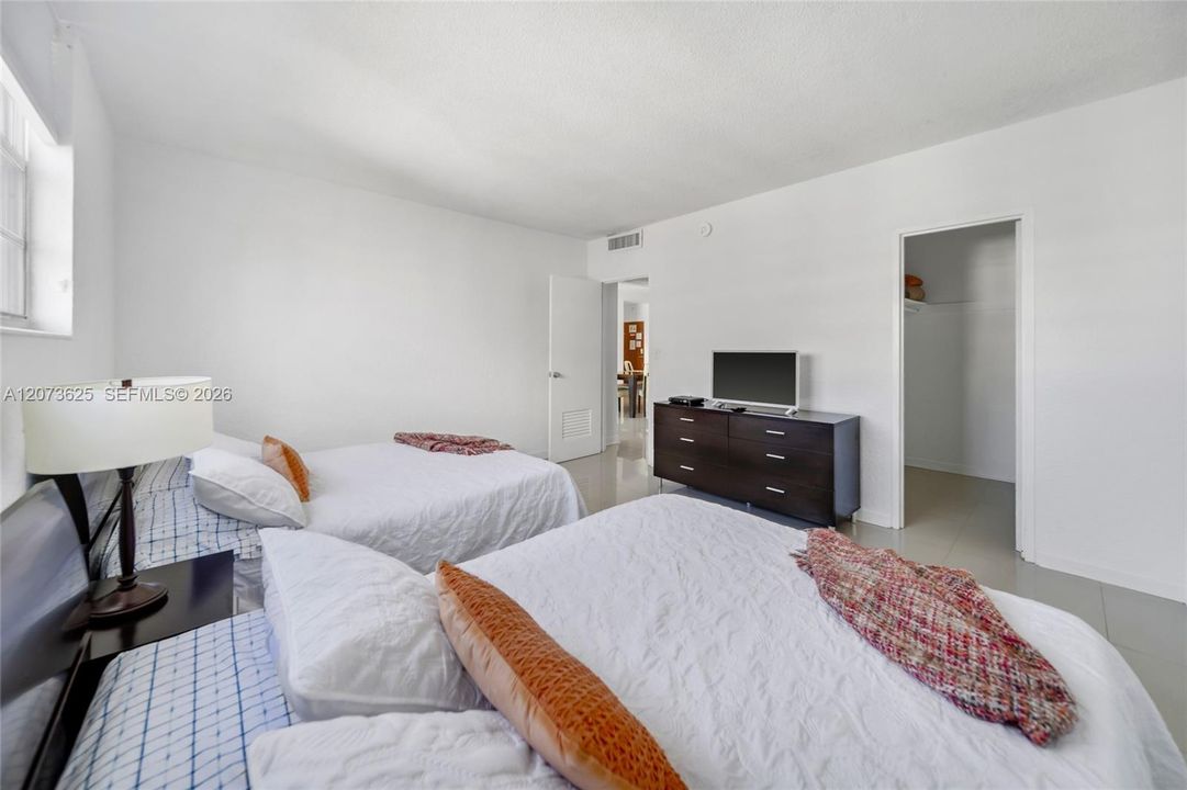 For Sale: $599,000 (2 beds, 2 baths, 1346 Square Feet)
