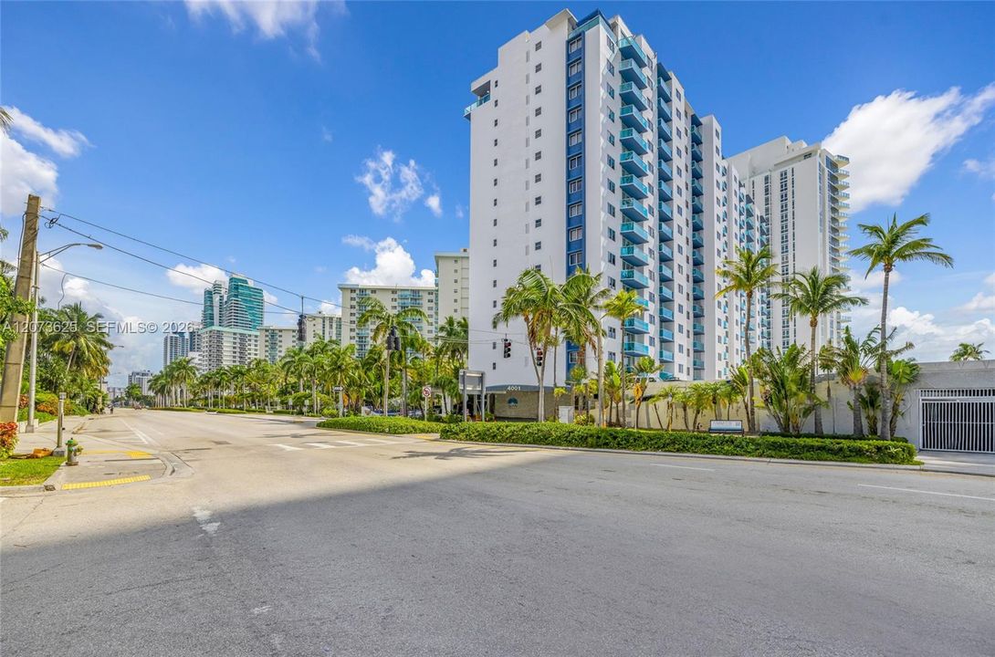 For Sale: $599,000 (2 beds, 2 baths, 1346 Square Feet)