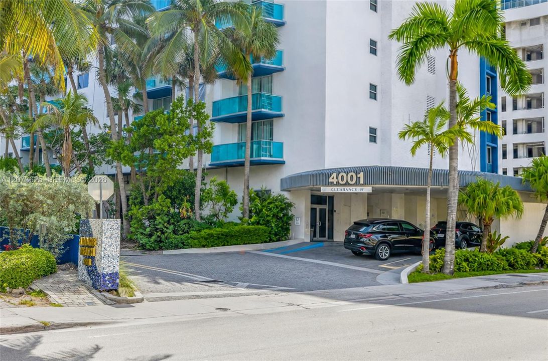 For Sale: $599,000 (2 beds, 2 baths, 1346 Square Feet)