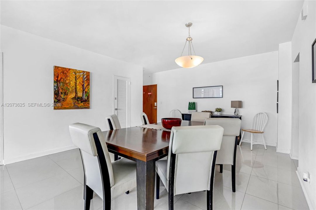 For Sale: $599,000 (2 beds, 2 baths, 1346 Square Feet)
