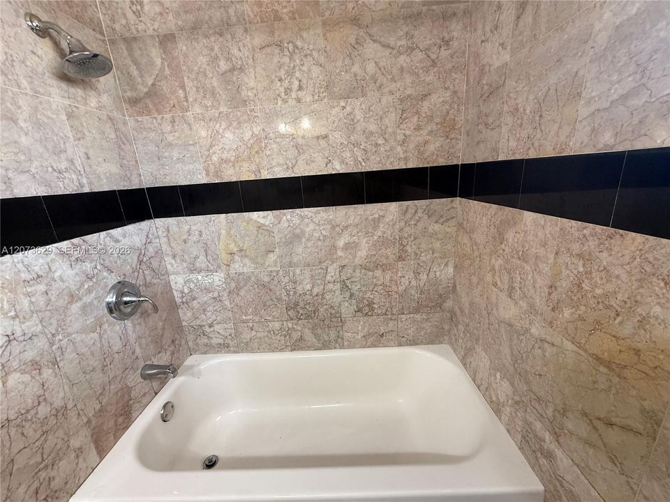 For Rent: $1,450 (0 beds, 1 baths, 1418 Square Feet)