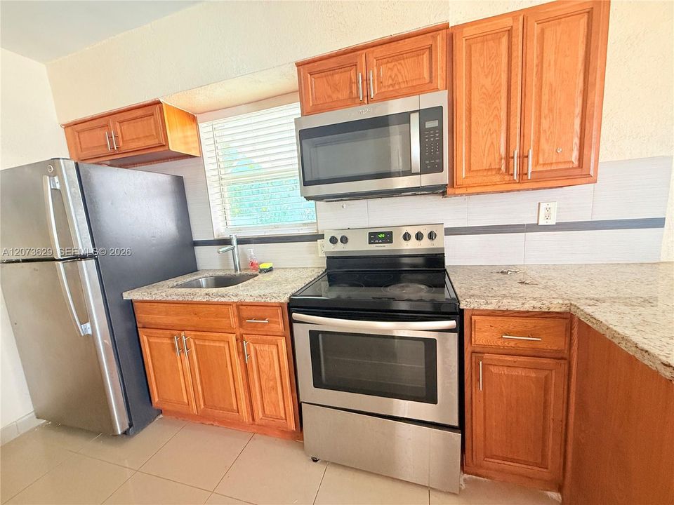 For Rent: $1,450 (0 beds, 1 baths, 1418 Square Feet)