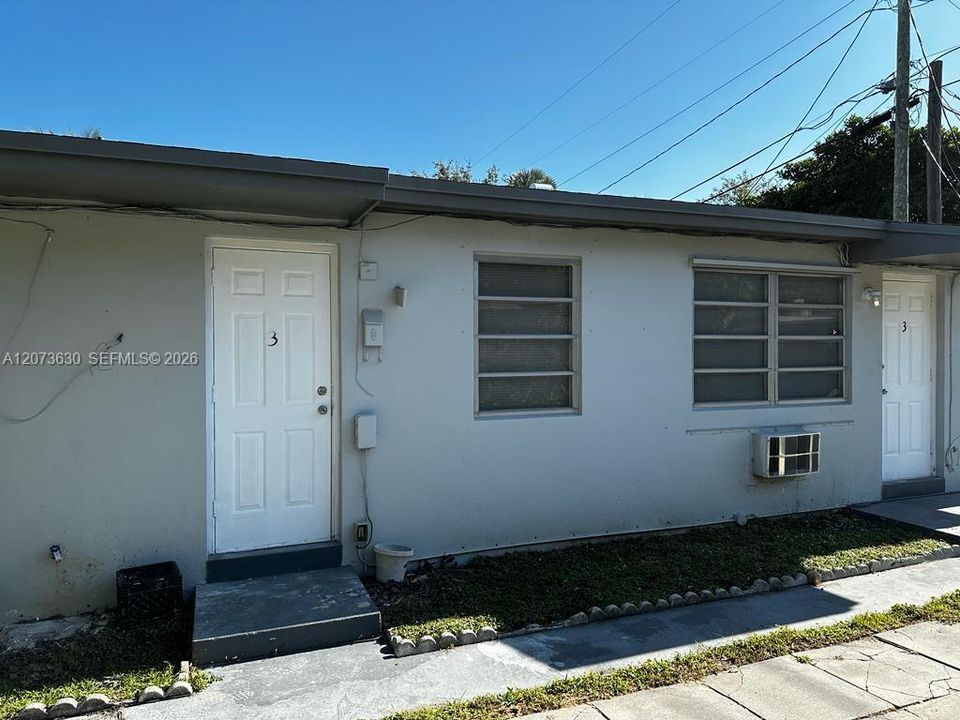 For Rent: $1,650 (1 beds, 1 baths, 680 Square Feet)