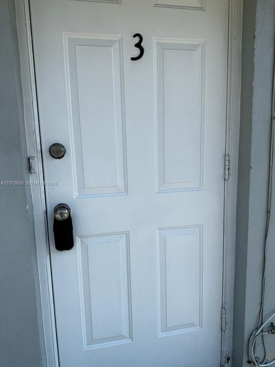 For Rent: $1,650 (1 beds, 1 baths, 680 Square Feet)