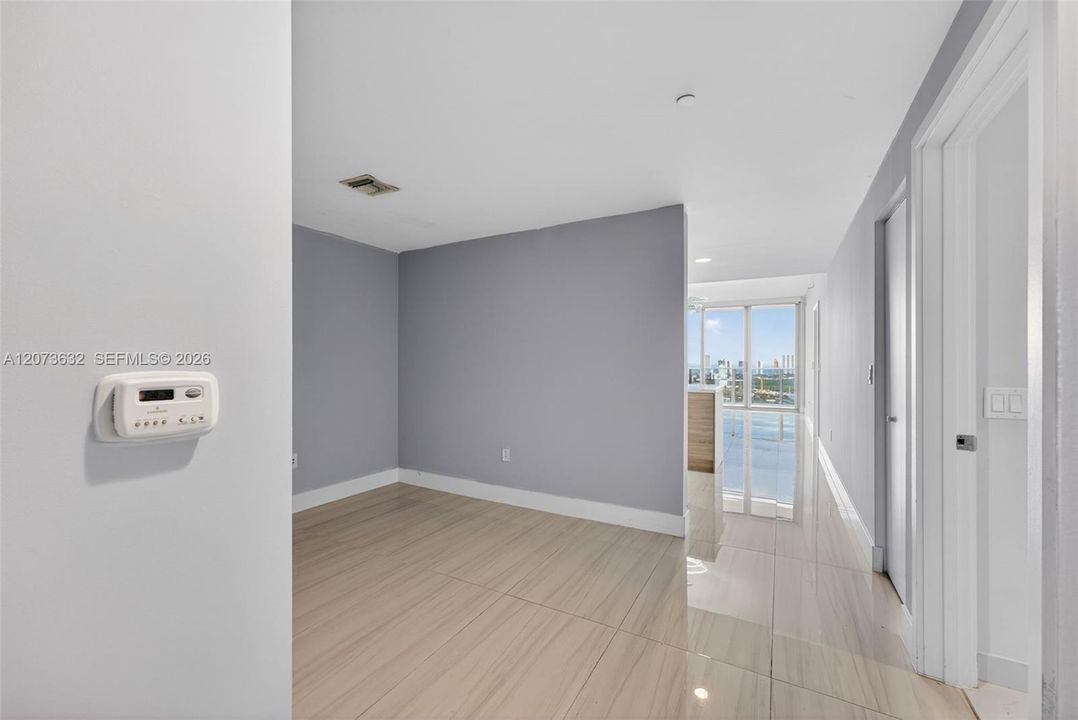 Active With Contract: $535,000 (1 beds, 2 baths, 937 Square Feet)