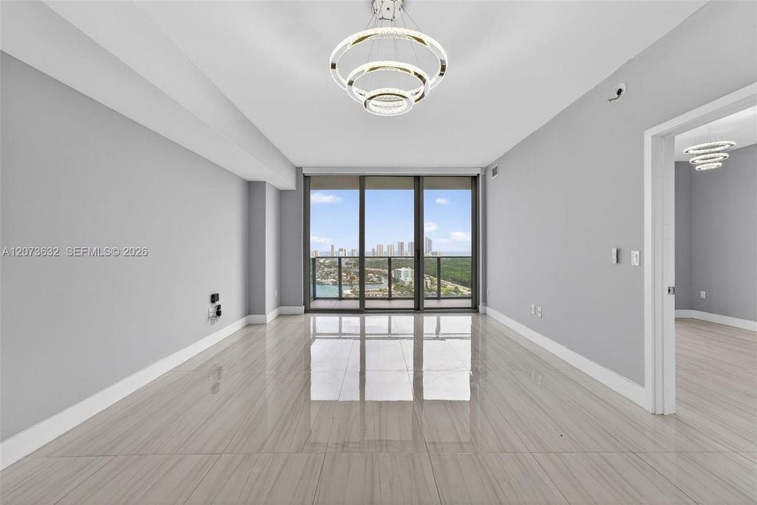 Active With Contract: $535,000 (1 beds, 2 baths, 937 Square Feet)