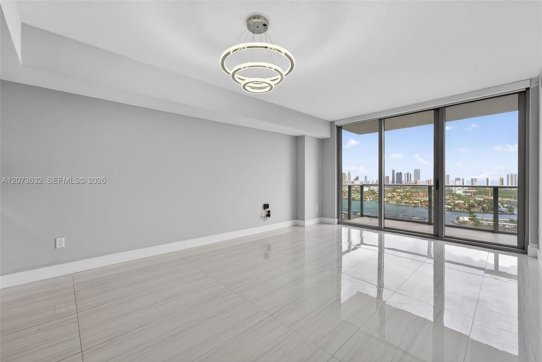 Active With Contract: $535,000 (1 beds, 2 baths, 937 Square Feet)