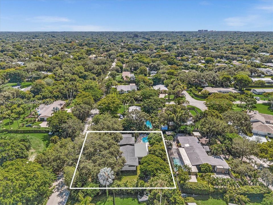 For Sale: $1,975,000 (3 beds, 2 baths, 2184 Square Feet)
