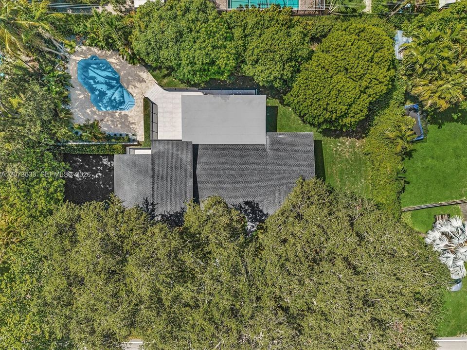 For Sale: $1,975,000 (3 beds, 2 baths, 2184 Square Feet)