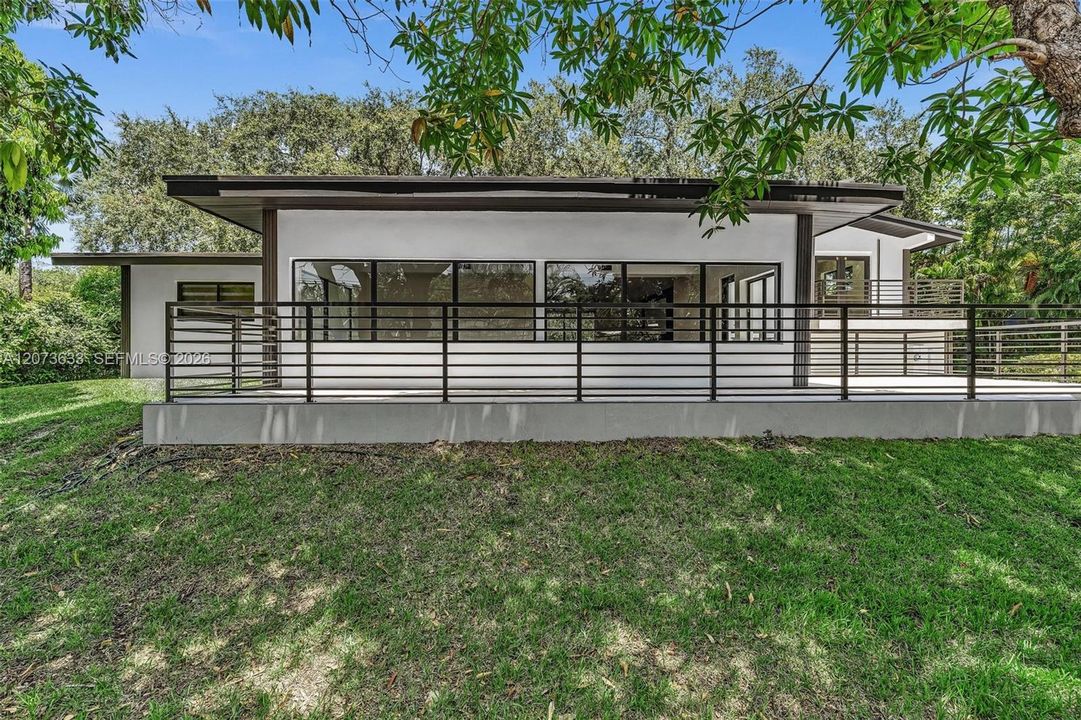 For Sale: $1,975,000 (3 beds, 2 baths, 2184 Square Feet)