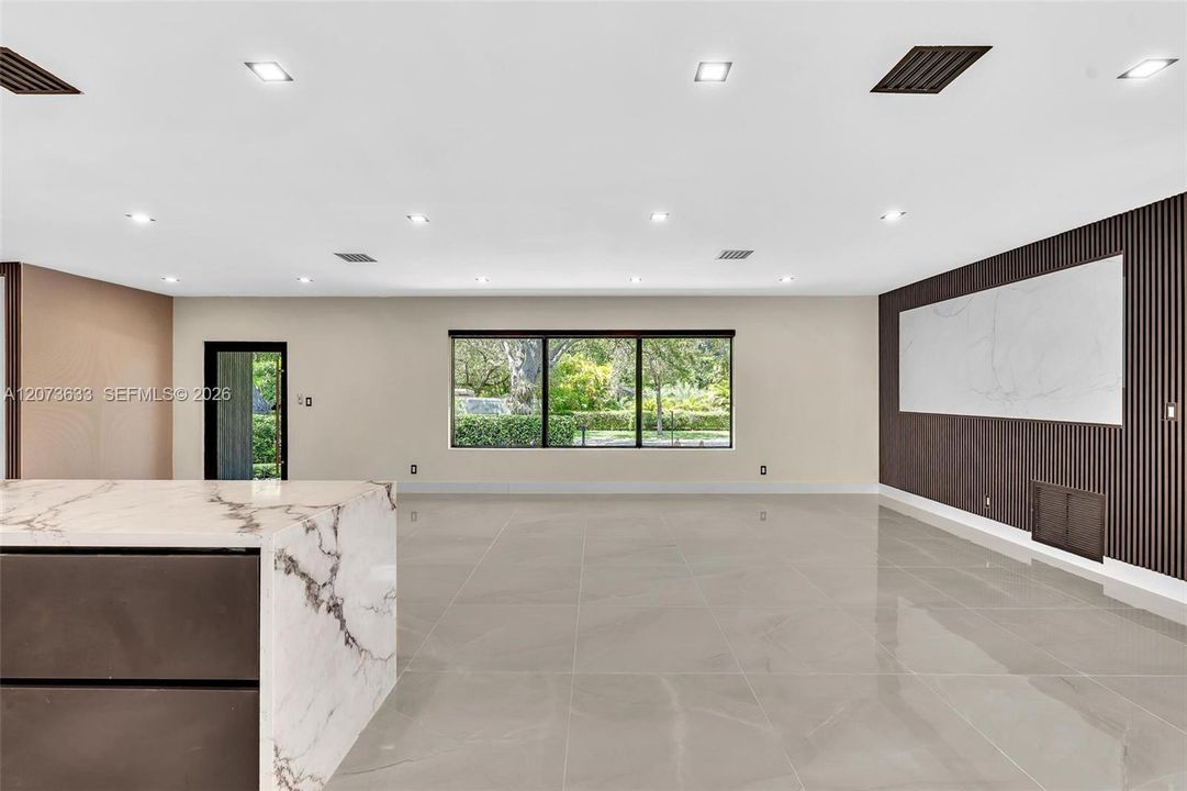 For Sale: $1,975,000 (3 beds, 2 baths, 2184 Square Feet)