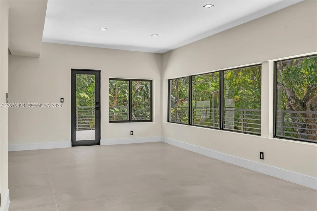 For Sale: $1,975,000 (3 beds, 2 baths, 2184 Square Feet)