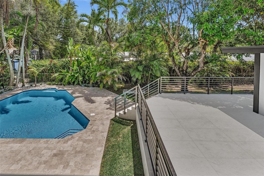 For Sale: $1,975,000 (3 beds, 2 baths, 2184 Square Feet)