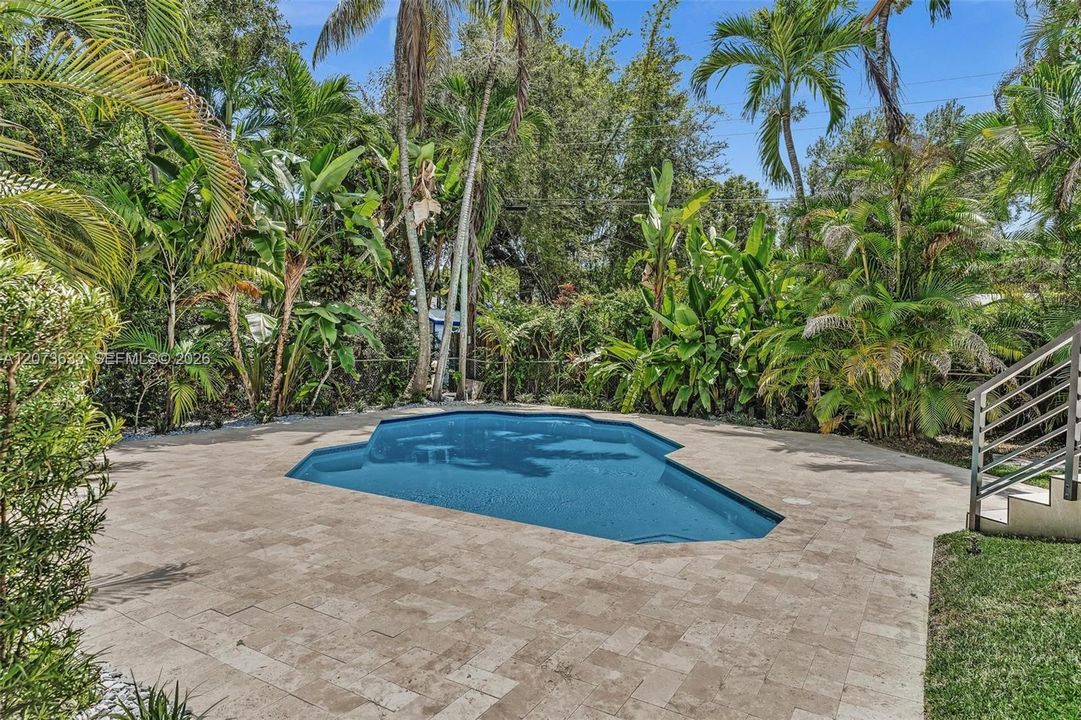For Sale: $1,975,000 (3 beds, 2 baths, 2184 Square Feet)