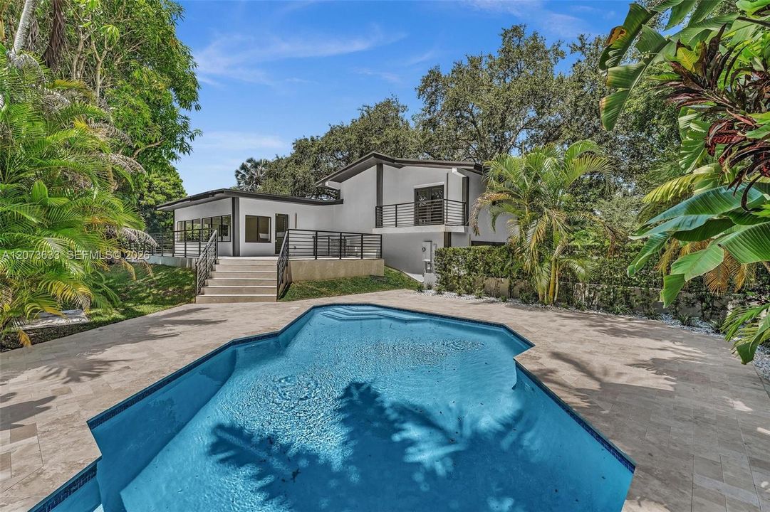 For Sale: $1,975,000 (3 beds, 2 baths, 2184 Square Feet)