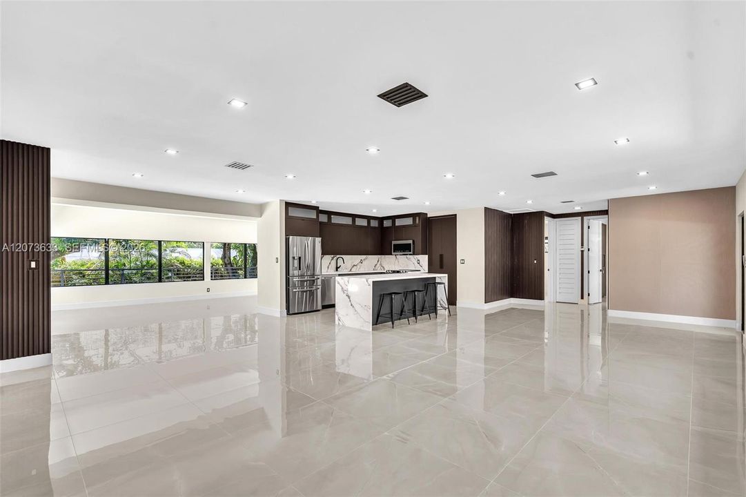 For Sale: $1,975,000 (3 beds, 2 baths, 2184 Square Feet)