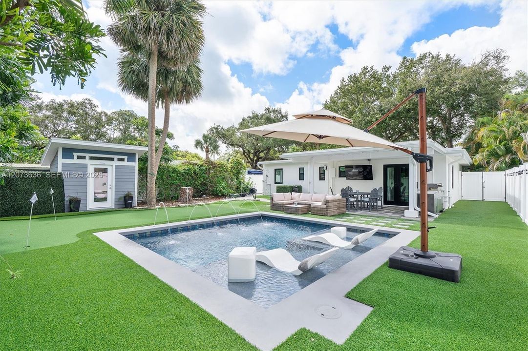 For Sale: $699,000 (3 beds, 2 baths, 1212 Square Feet)