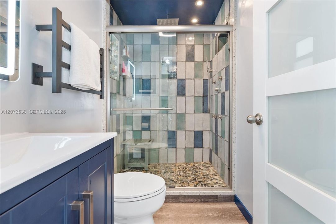 For Sale: $699,000 (3 beds, 2 baths, 1212 Square Feet)