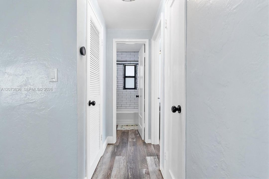 For Sale: $699,000 (3 beds, 2 baths, 1212 Square Feet)