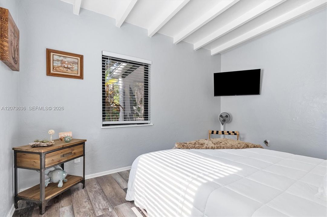 For Sale: $699,000 (3 beds, 2 baths, 1212 Square Feet)