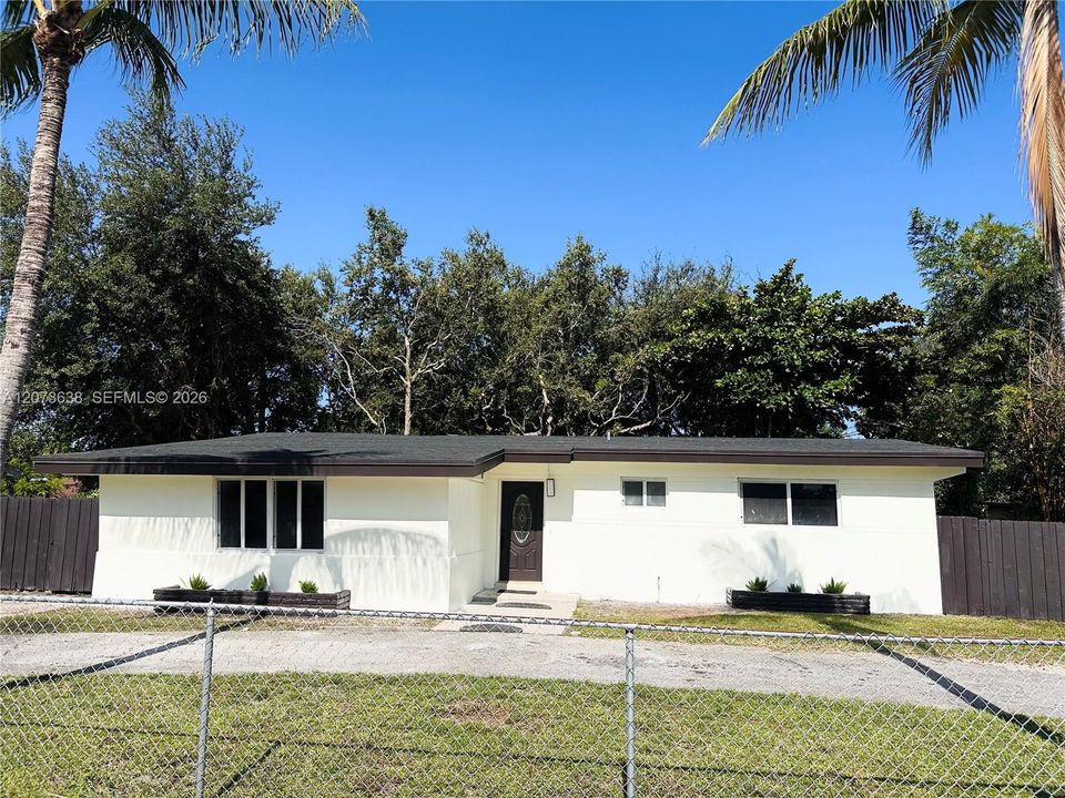 For Rent: $3,500 (3 beds, 2 baths, 1051 Square Feet)