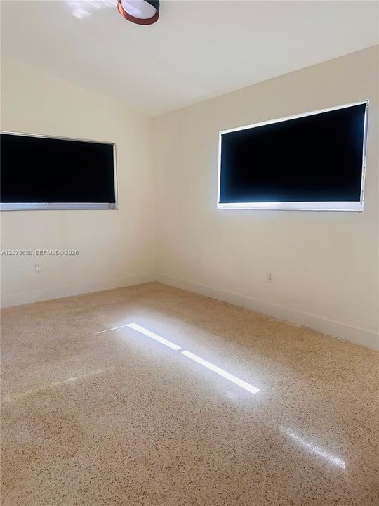 For Rent: $3,500 (3 beds, 2 baths, 1051 Square Feet)
