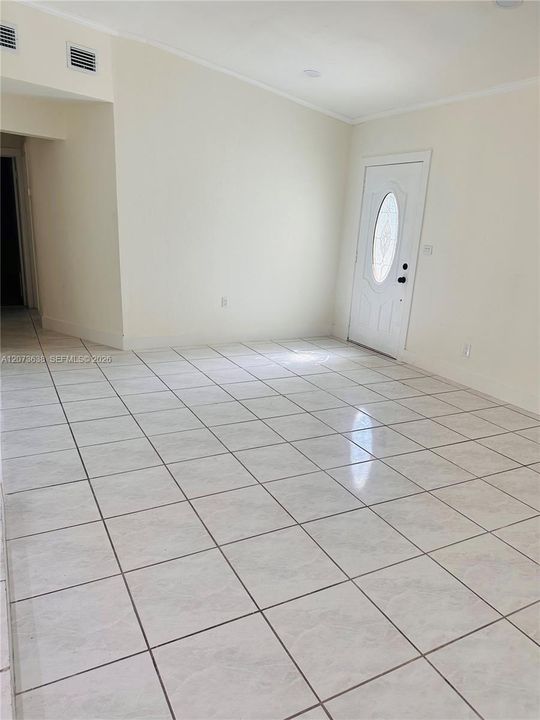 For Rent: $3,500 (3 beds, 2 baths, 1051 Square Feet)