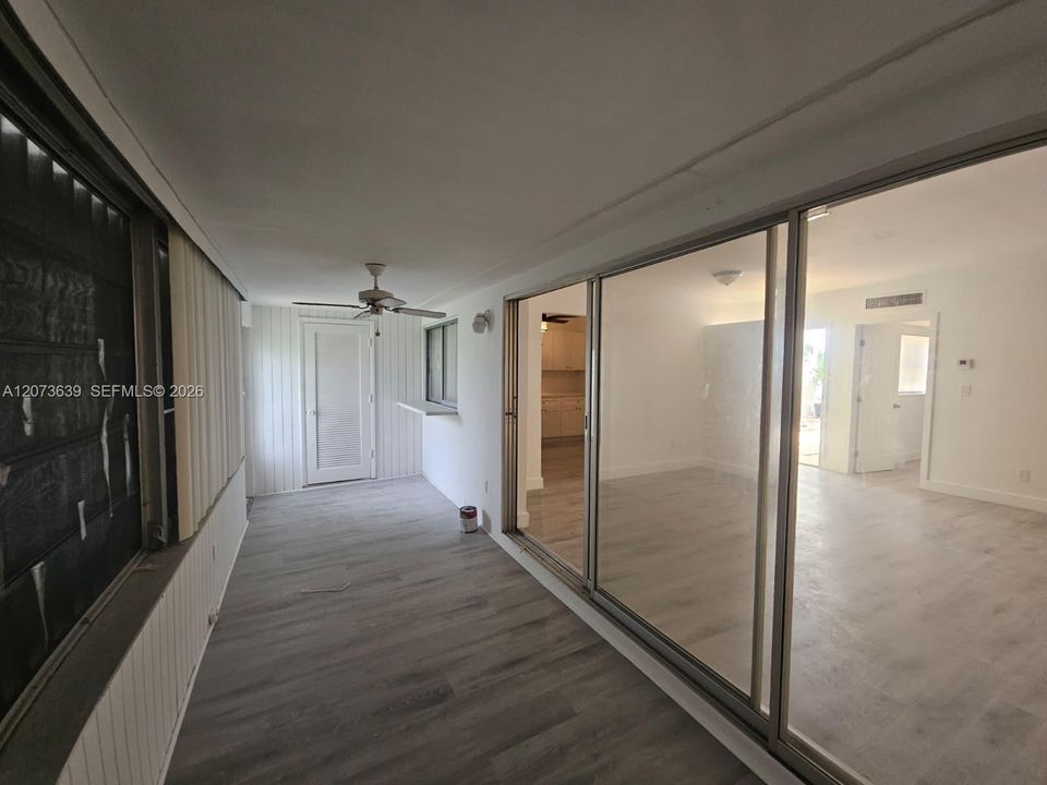For Rent: $1,900 (1 beds, 1 baths, 960 Square Feet)