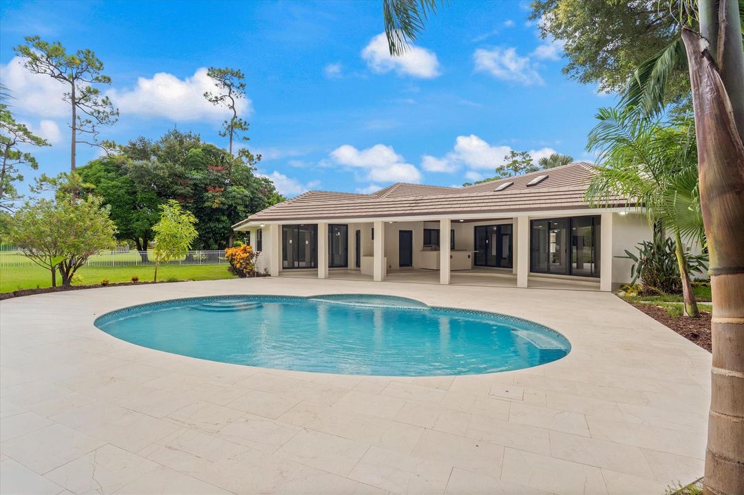 Summer Kitchen for Alfresco Entertaining