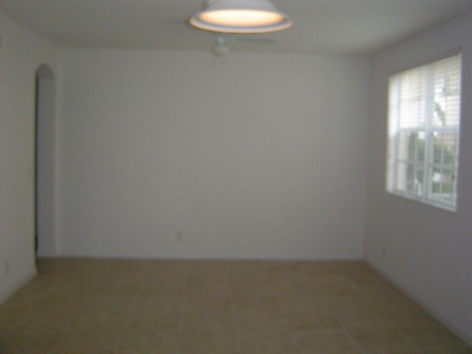 061101_Living