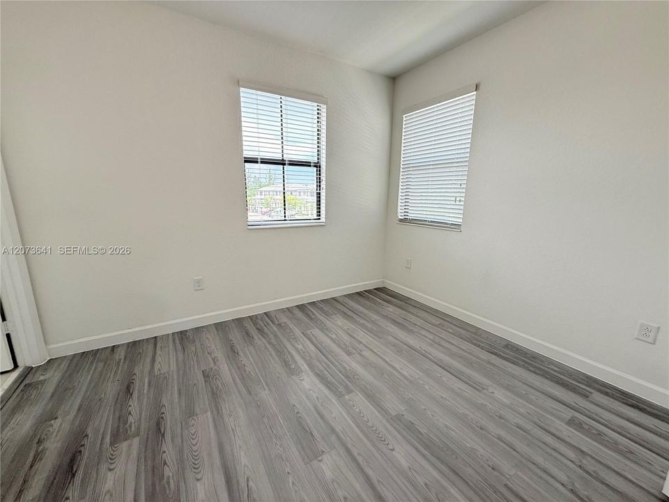 For Rent: $2,500 (3 beds, 3 baths, 1328 Square Feet)