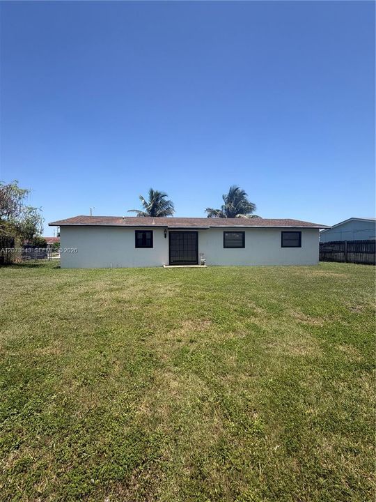 For Sale: $510,000 (3 beds, 1 baths, 1078 Square Feet)