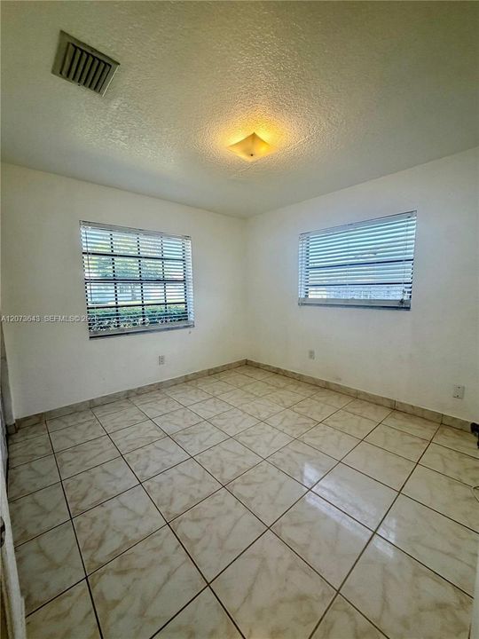 For Sale: $510,000 (3 beds, 1 baths, 1078 Square Feet)