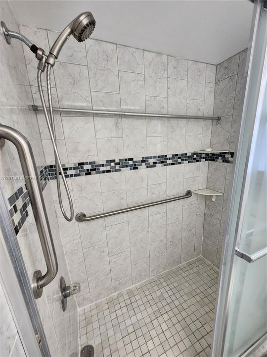 For Sale: $89,900 (1 beds, 1 baths, 640 Square Feet)