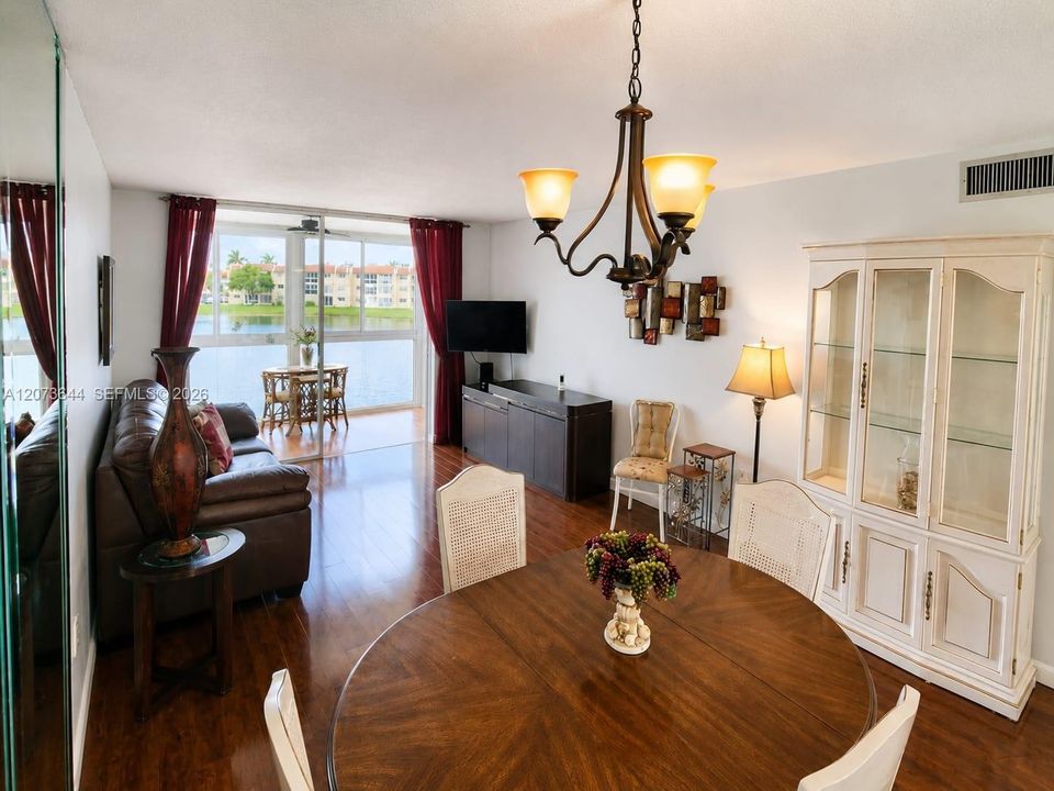 For Sale: $89,900 (1 beds, 1 baths, 640 Square Feet)