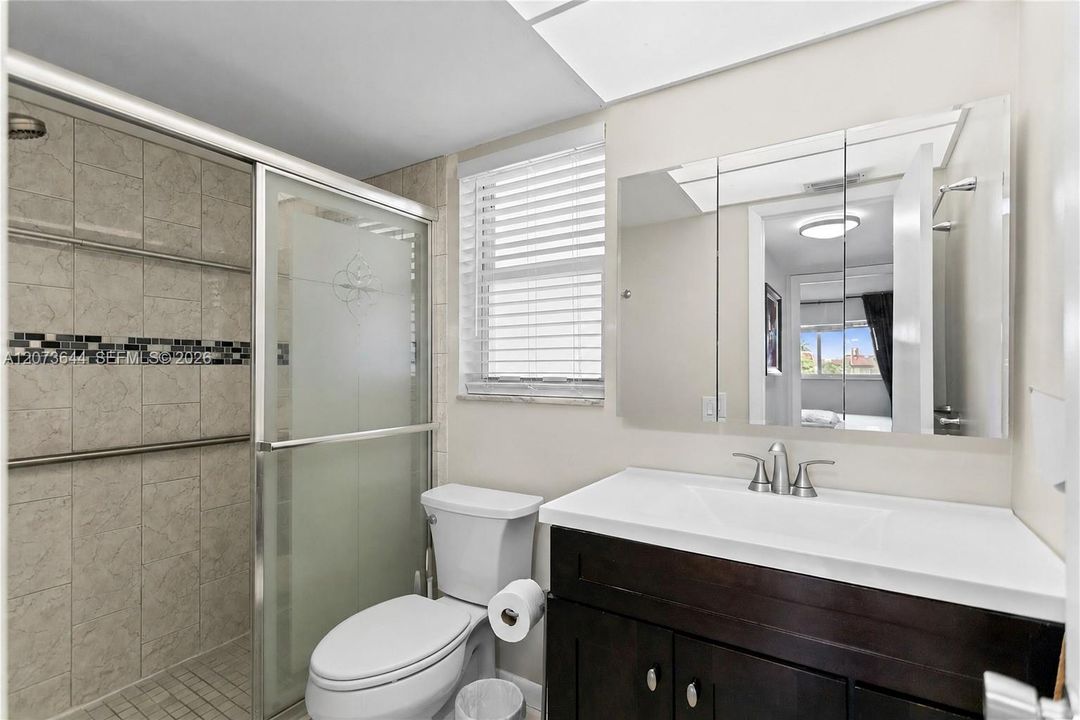 For Sale: $89,900 (1 beds, 1 baths, 640 Square Feet)