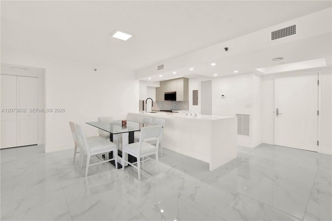 For Rent: $8,500 (2 beds, 2 baths, 1410 Square Feet)