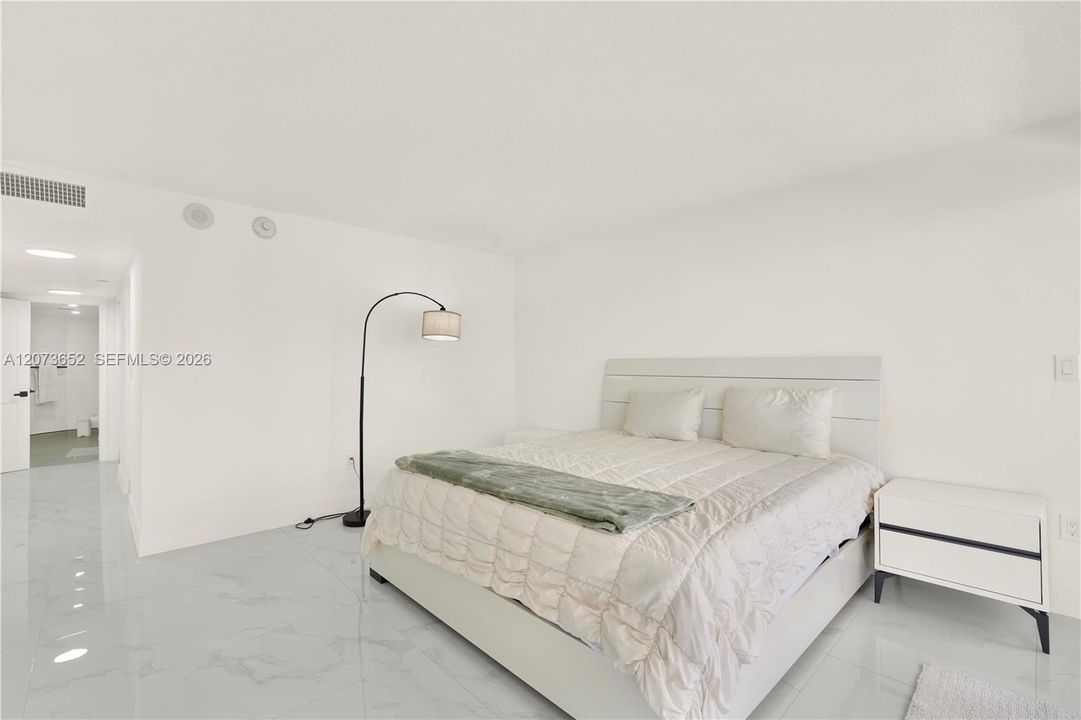For Rent: $8,500 (2 beds, 2 baths, 1410 Square Feet)